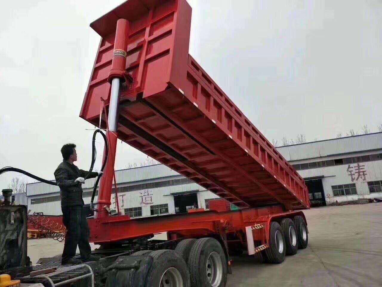 后翻自卸车